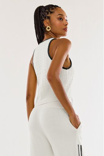 Regata-Tricot-Lara-Off-White-e-Preto-Costas--edit-