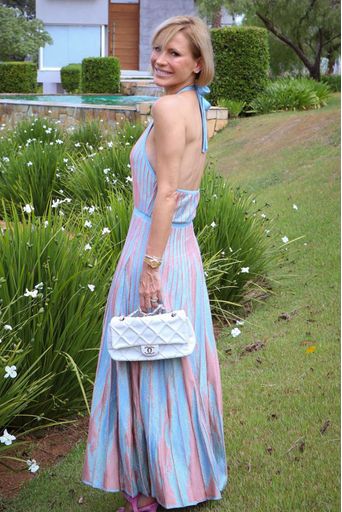 Monica-Salgado-Vestido-Milly-Rosa-e-Azul-Costas