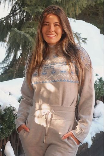 Raquel-Mattar-Blusa-Alpes-Cinza---Calca-Morgana-Cinza-Principal-Blusa.jpg