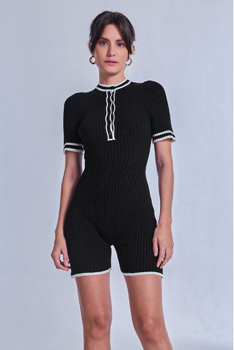 Macaquinho-Tricot-Ana-Preto-e-Off-White-Principal