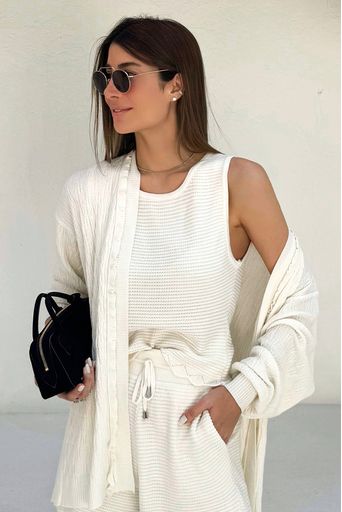 Chris-Bittar-Regata-Melissa-Off-White