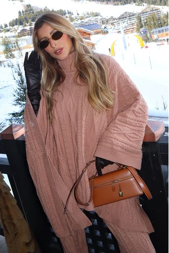 Dandynha-Barbosa---Poncho-Tricot-Raquel-Amendoa-Principal