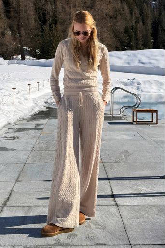 Carol---Calca-Ana-Bege-Areia