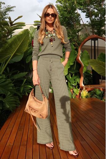 Thassia-Naves---Calca-Tricot-Ana-Verde-Militar-Principal